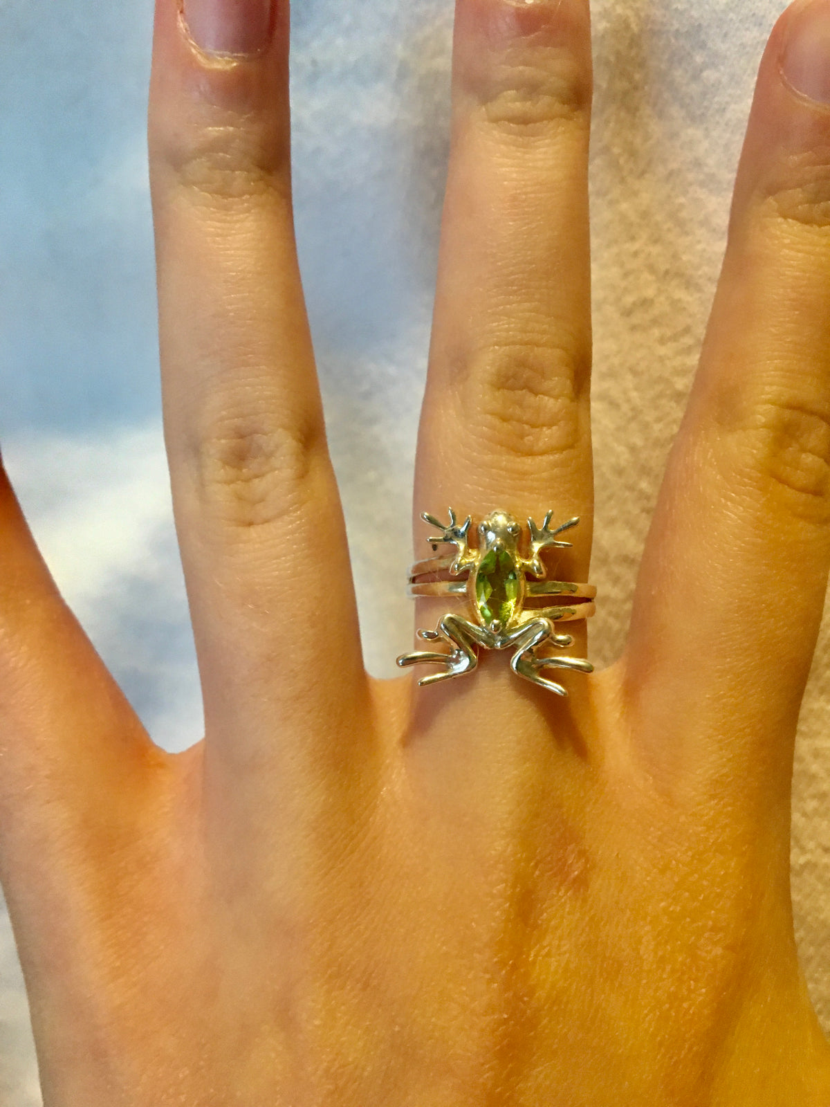 Frog Ring with Peridot
